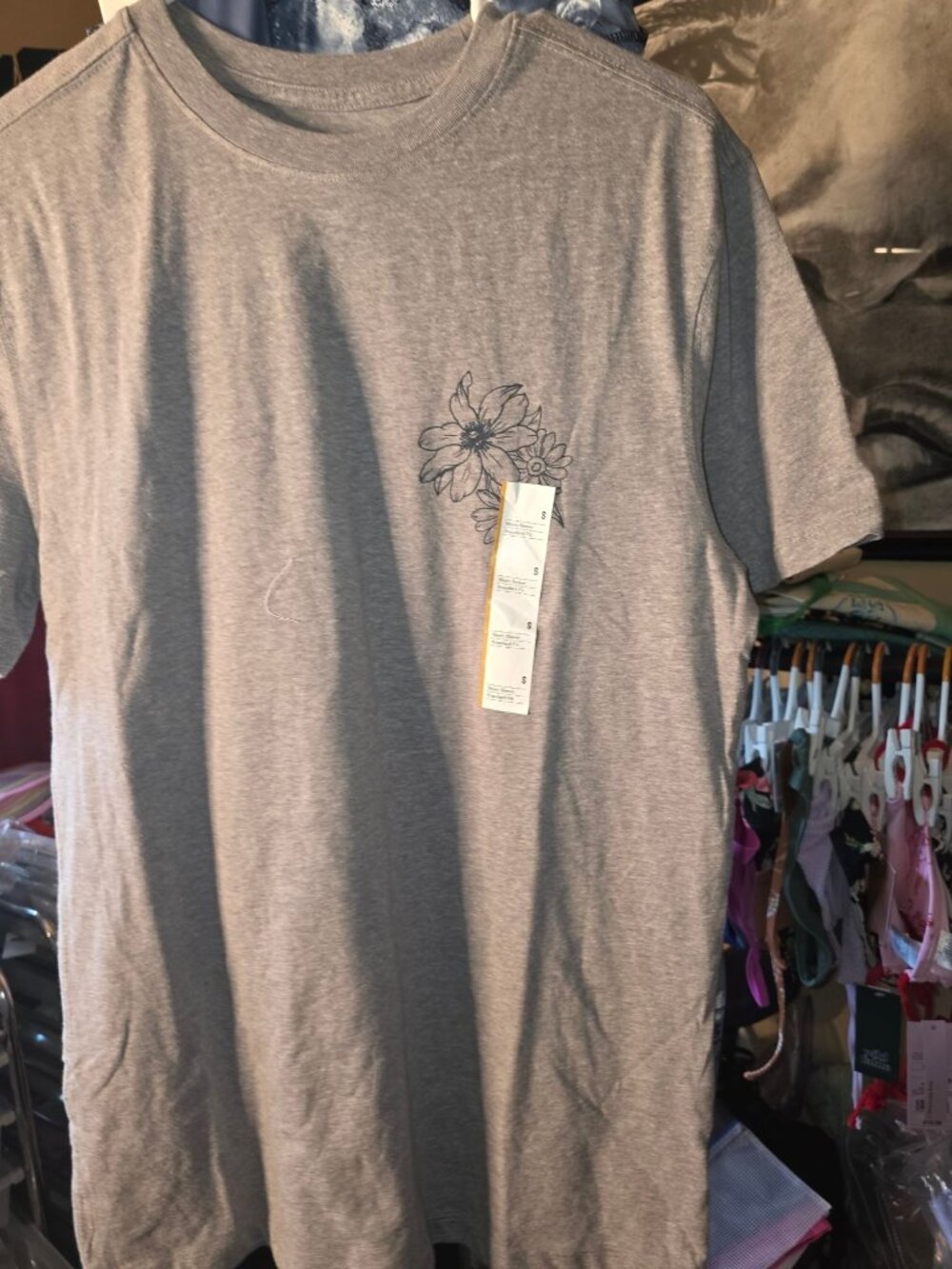 Goodfellow & Co Gray Floral Graphic T-Shirt Small Cotton & Recycled Polyester Bl
